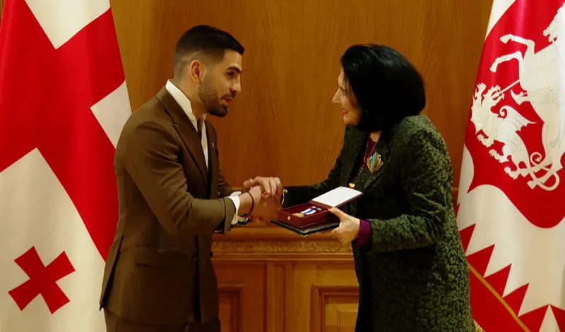 إيليا-توبوريا-مع-رئيسة-جورجيا