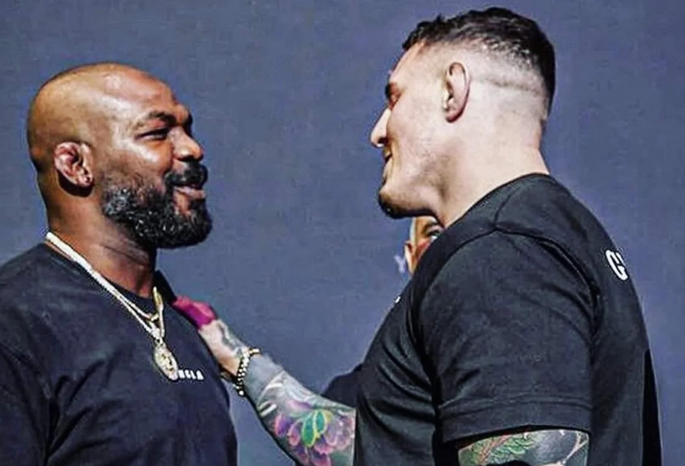 توم أسبينال مع جون جونز