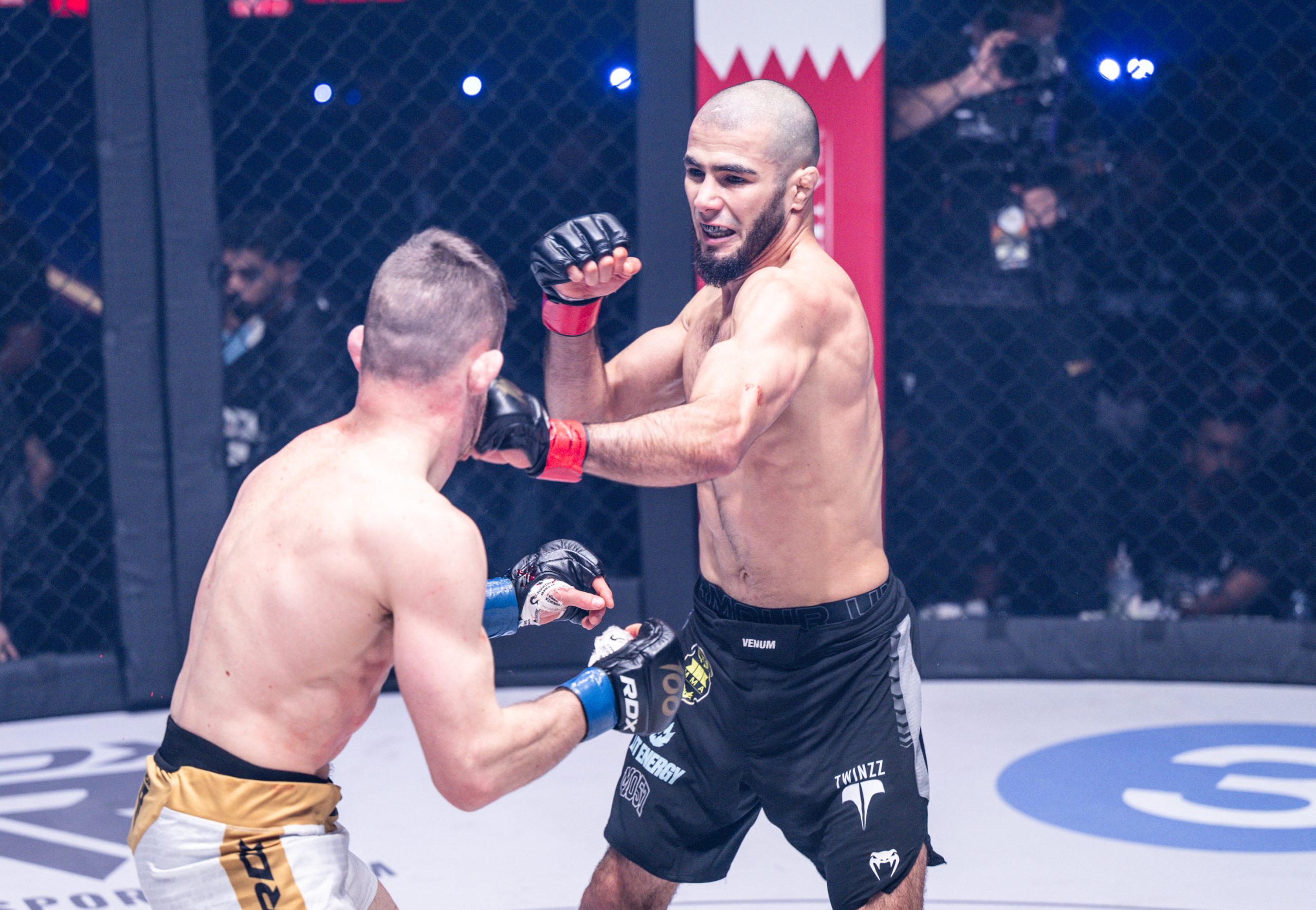 BRAVE CF 100 Bahrain FotoSevenSport _ M. Mokaev vs. Gerard Burns (6 von 11)